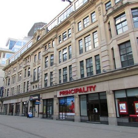 Travelodge Cardiff Central Queen Street Extérieur photo
