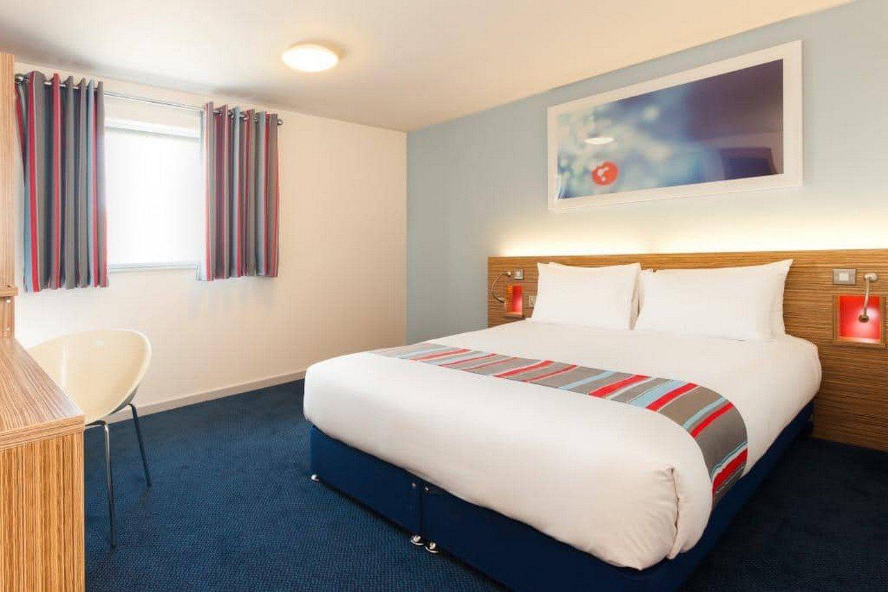 Travelodge Cardiff Central Queen Street Extérieur photo