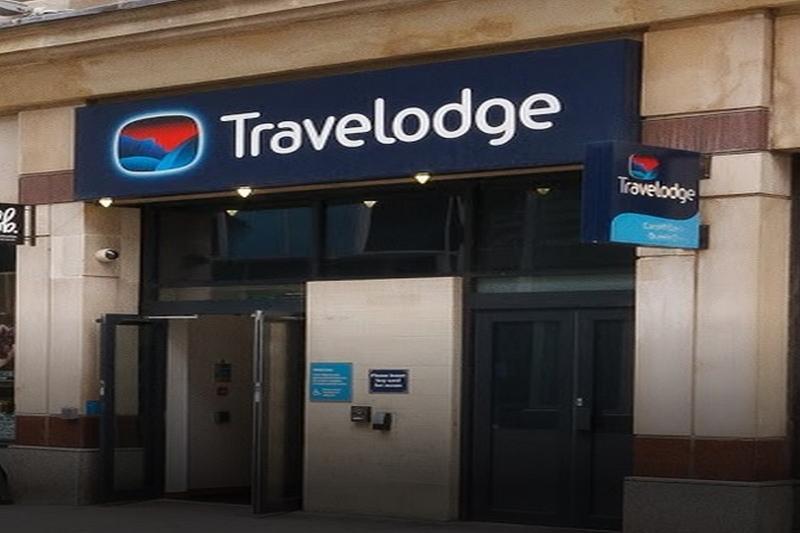 Travelodge Cardiff Central Queen Street Extérieur photo