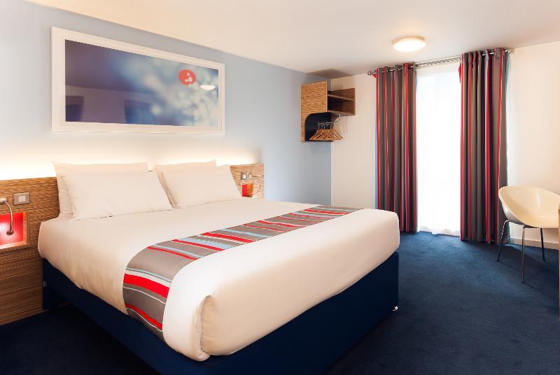 Travelodge Cardiff Central Queen Street Extérieur photo
